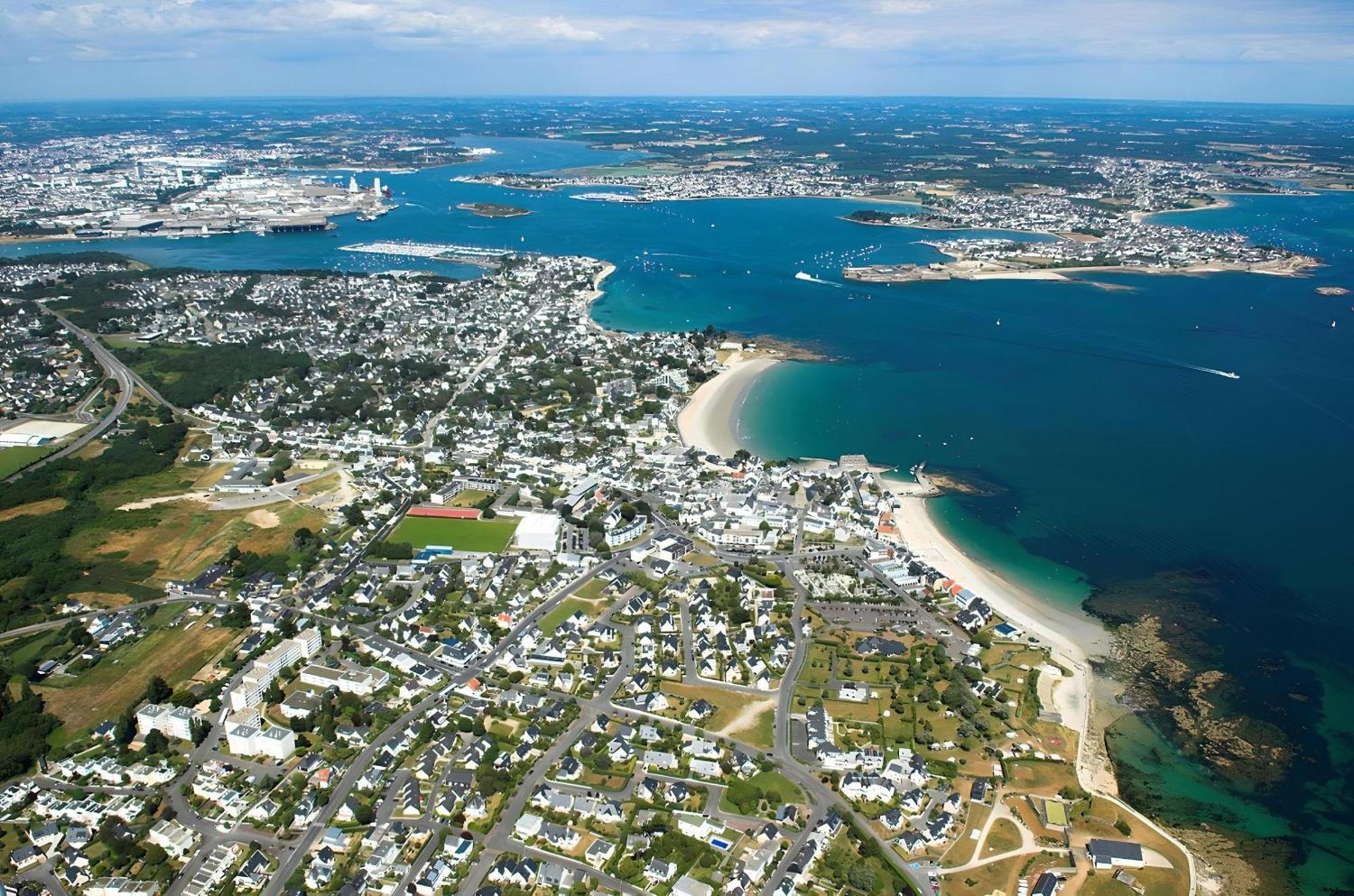 grand studio avec parking à 10 minutes des plages Lorient Exterior foto